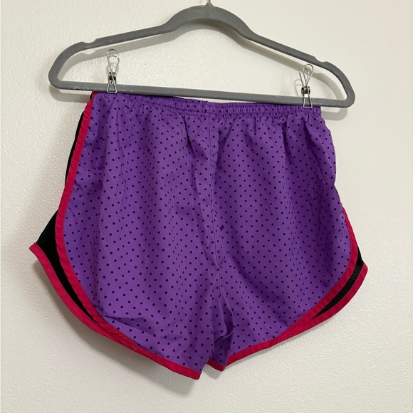 Women's Nike Purple Polkadot Tempo Shorts Size Medium - Picture 2 of 2